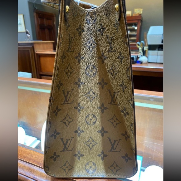 Louis Vuitton On The Go Mm - Picture 9 of 9